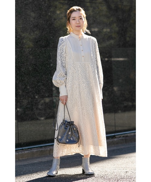 新品✨magda butrym  ローズモチーフショルダーパッドワンピース 新品✨magda butrym ローズモチーフショルダーパッドワンピース 新品