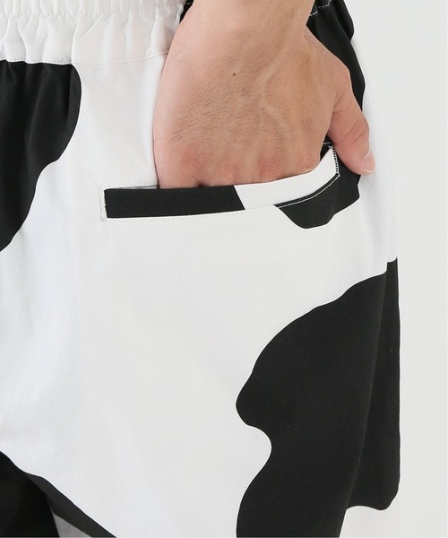 EVERLAST(スポーツ・ライフスタイル)（エバーラスト）の「【EVERLAST × Vulture / エバーラスト別注】 COW PATTERN TRUNKS（その他パンツ・メンズ・ホワイト・SMALL/MEDIUM/LARGE）」の14枚目の写真