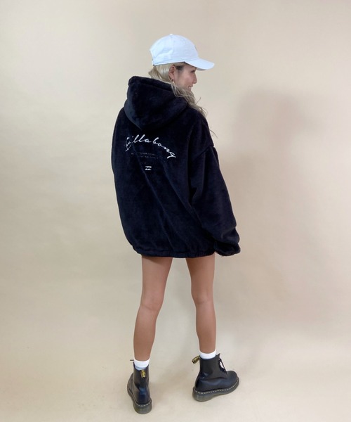 BILLABONG(ビラボン)の「BILLABONG/ビラボン ビッグシルエット バックプリント フェイクファージャケット BB014-022(その他アウター・レディース・ホワイト/ブラック/ブラウン・M/L)」の16枚目の写真