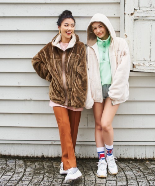 BILLABONG(ビラボン)の「BILLABONG/ビラボン ビッグシルエット バックプリント フェイクファージャケット BB014-022(その他アウター・レディース・ホワイト/ブラック/ブラウン・M/L)」の5枚目の写真