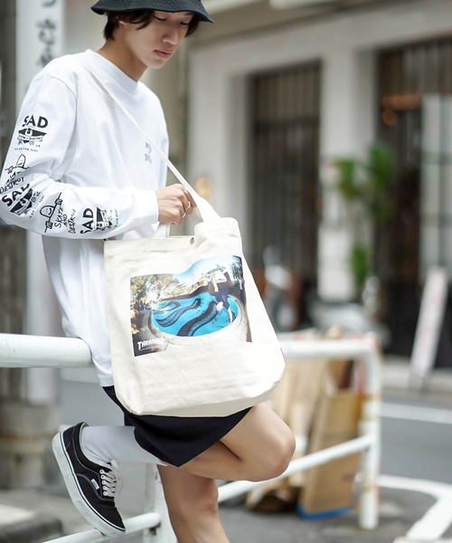 THRASHER(スラッシャー)の「PHOTO TOTE SHOULDER M BAG/スラッシャーコットントートバッグ(トートバッグ・メンズ・ホワイト×ブルー/ホワイト×ブラック・FREE)」の10枚目の写真