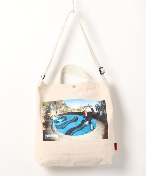 THRASHER(スラッシャー)の「PHOTO TOTE SHOULDER M BAG/スラッシャーコットントートバッグ(トートバッグ・メンズ・ホワイト×ブルー/ホワイト×ブラック・FREE)」の7枚目の写真