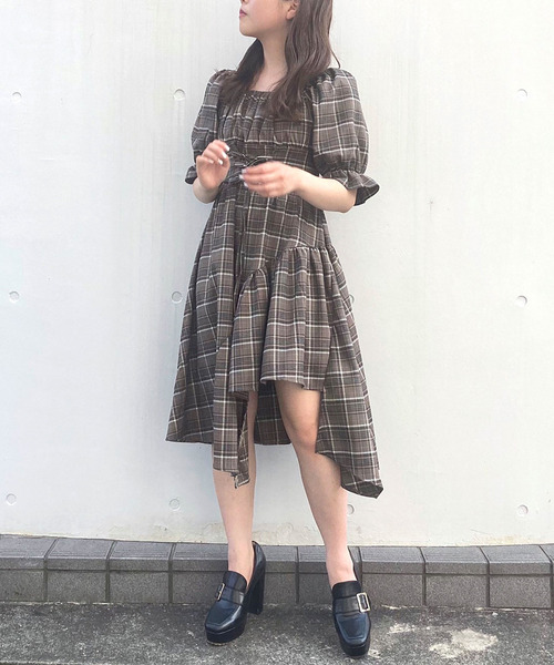 titty＆Co. PETIT（ティティアンドコープティ）の「【titty&Co.PETIT】イレヘムスピンドル5分袖ワンピース（ワンピース・レディース・グレー/グリーン/ブラウン/マルチ/レッド/ベージュ/ブラック・SMALL/MEDIUM）」の16枚目の写真