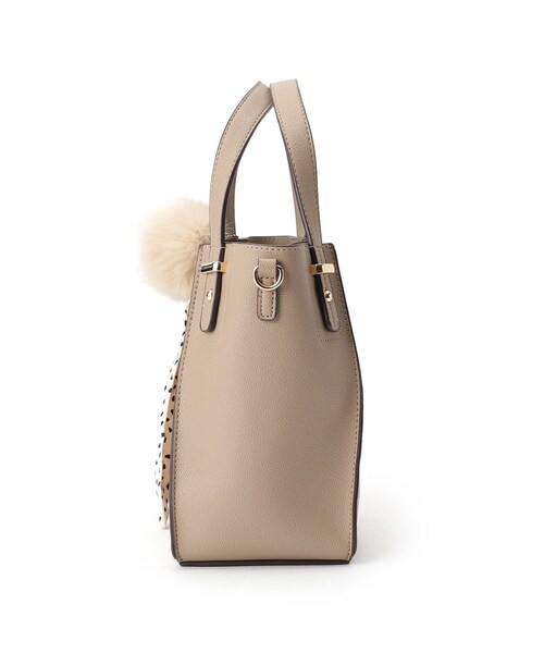 DRESKIP(ドレスキップ)の「◆ラビポン/スカーフ付き一枚皮風トート(トートバッグ・レディース・ベージュ/ワインレッド/ブラック/グレー・00)」の6枚目の写真