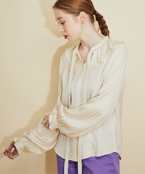 MADEMOISELLE ROPE'(マドモアゼル ロペ)の「<春まで使える>千鳥格子フリルリボンブラウス(シャツ/ブラウス・レディース・ホワイト系その他2/ミント・38)」の2枚目の写真