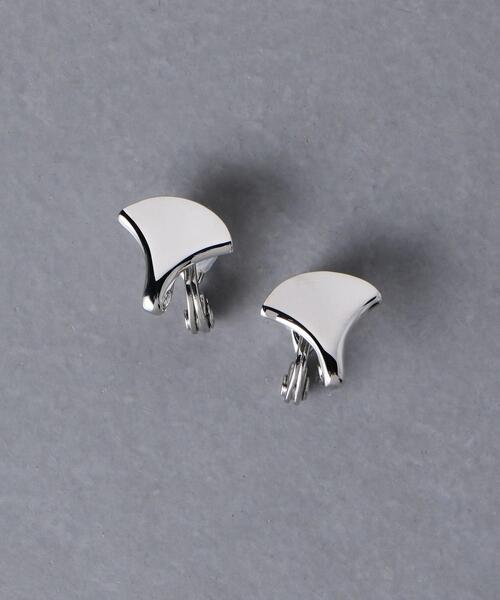 IRIS47（イリスフォーセブン）の「＜IRIS 47（イリス フォーセブン）＞GINKGO イヤリング（イヤリング・レディース・ゴールド/シルバー・FREE）」の2枚目の写真