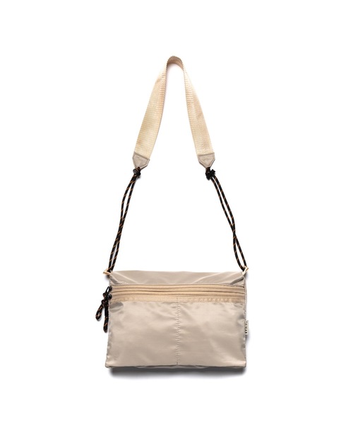 TAIKAN（テイケン）の「【TAIKAN / テイケン】SACOCHE BAG LARGE  / サコッシュ（ショルダーバッグ・メンズ・ベージュ・LARGE）」の2枚目の写真