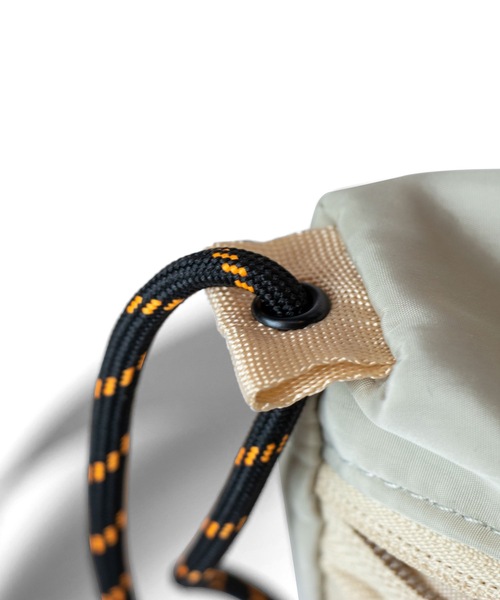 TAIKAN（テイケン）の「【TAIKAN / テイケン】SACOCHE BAG LARGE  / サコッシュ（ショルダーバッグ・メンズ・ベージュ・LARGE）」の7枚目の写真