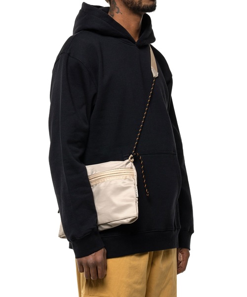 TAIKAN（テイケン）の「【TAIKAN / テイケン】SACOCHE BAG LARGE  / サコッシュ（ショルダーバッグ・メンズ・ベージュ・LARGE）」の22枚目の写真