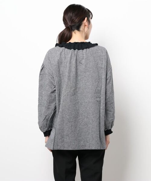 Samansa Mos2（サマンサ モスモス）の「配色襟フリルブラウス（シャツ/ブラウス・レディース・ブラック/オレンジ/キナリ・ﾌﾘ-）」の5枚目の写真