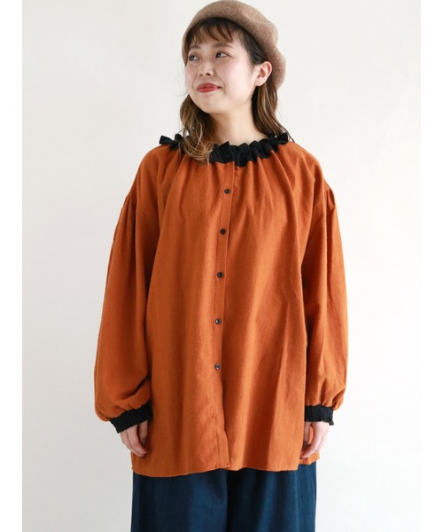 Samansa Mos2（サマンサ モスモス）の「配色襟フリルブラウス（シャツ/ブラウス・レディース・ブラック/オレンジ/キナリ・ﾌﾘ-）」の3枚目の写真