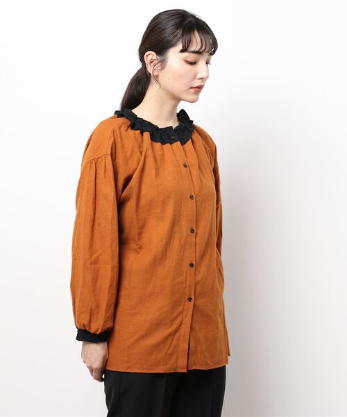 Samansa Mos2（サマンサ モスモス）の「配色襟フリルブラウス（シャツ/ブラウス・レディース・ブラック/オレンジ/キナリ・ﾌﾘ-）」の6枚目の写真