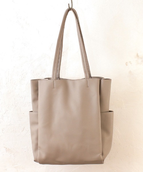 Per sist ence（パーシエンス）の「マルチポケット縦型A4トートバッグ（トートバッグ・レディース・ブラック/ライトグレー/ベージュ/アイボリー/シルバー/ブラウン/グレイッシュベージュ/モカ/チャコールグレー/ブロンズ/ゼブラ/ボルドー/レオパード/サンドベージュ・FREE）」の8枚目の写真