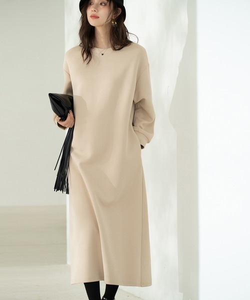 SAISON DE PAPILLON(セゾンドパピヨン)の「オーバーサイズトレーナーワンピース(ワンピース・レディース・ブラック/ベージュ/パープル/チャコール・S/M/L)」の16枚目の写真