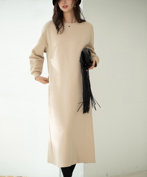 SAISON DE PAPILLON(セゾンドパピヨン)の「オーバーサイズトレーナーワンピース(ワンピース・レディース・ブラック/ベージュ/パープル/チャコール・S/M/L)」の21枚目の写真