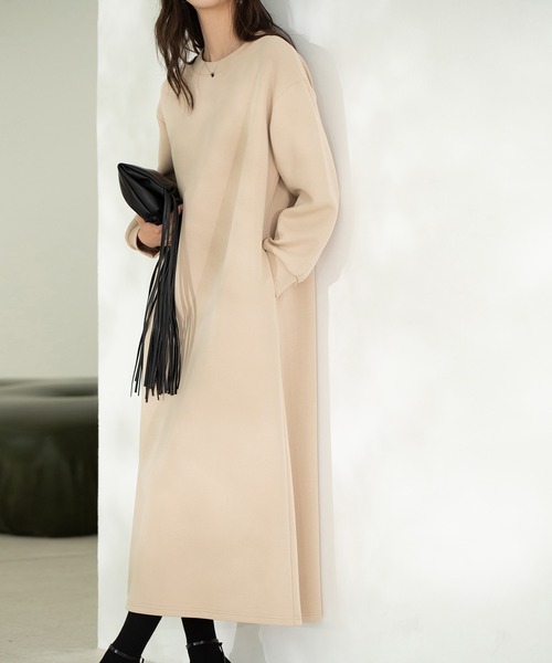 SAISON DE PAPILLON(セゾンドパピヨン)の「オーバーサイズトレーナーワンピース(ワンピース・レディース・ブラック/ベージュ/パープル/チャコール・S/M/L)」の22枚目の写真