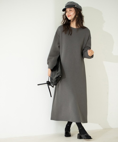 SAISON DE PAPILLON(セゾンドパピヨン)の「オーバーサイズトレーナーワンピース(ワンピース・レディース・ブラック/ベージュ/パープル/チャコール・S/M/L)」の5枚目の写真