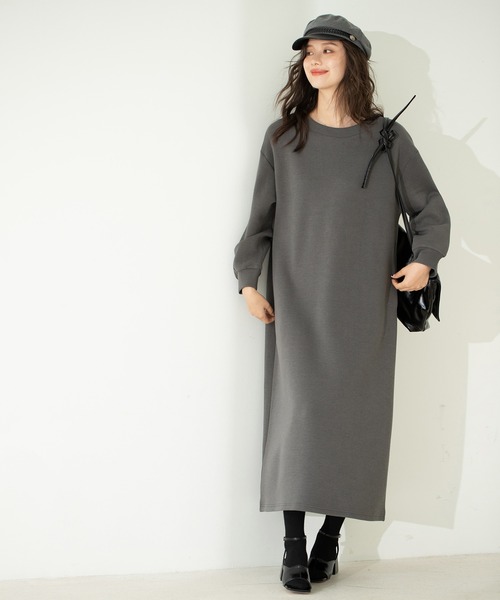 SAISON DE PAPILLON(セゾンドパピヨン)の「オーバーサイズトレーナーワンピース(ワンピース・レディース・ブラック/ベージュ/パープル/チャコール・S/M/L)」の10枚目の写真