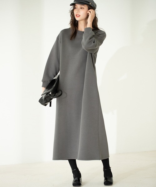 SAISON DE PAPILLON(セゾンドパピヨン)の「オーバーサイズトレーナーワンピース(ワンピース・レディース・ブラック/ベージュ/パープル/チャコール・S/M/L)」の12枚目の写真