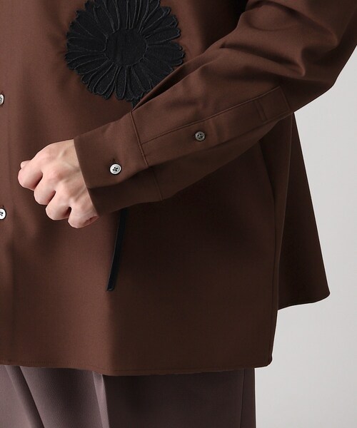 tk.TAKEO KIKUCHI（ティーケータケオキクチ）の「◆シルエットフラワーエンブロシャツ（シャツ/ブラウス・メンズ・オフホワイト/ブラック/ブラウン系・02/03）」の9枚目の写真