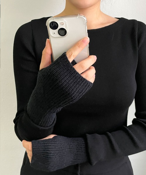 CEMONEMO(セモネモ)の「リブニット アームウォーマー(手袋・レディース・ブラック/ベージュ/グレー/アイボリー・FREE)」の3枚目の写真