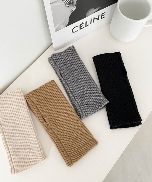 CEMONEMO(セモネモ)の「リブニット アームウォーマー(手袋・レディース・ブラック/ベージュ/グレー/アイボリー・FREE)」の15枚目の写真