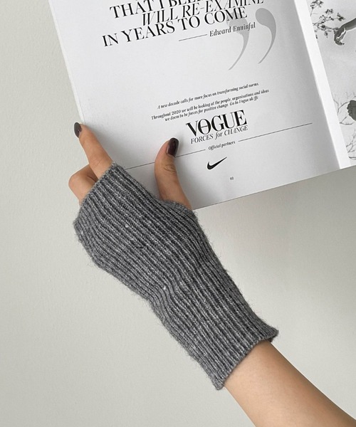 CEMONEMO(セモネモ)の「リブニット アームウォーマー(手袋・レディース・ブラック/ベージュ/グレー/アイボリー・FREE)」の20枚目の写真