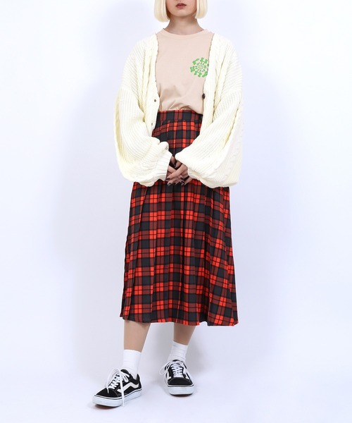 PUNYUS(プニュズ)の「クロップドケーブルニットカーディガン(カーディガン/ボレロ・レディース・ブラック/ライム/アイボリー/ライトパープル・1/2/4/3)」の19枚目の写真