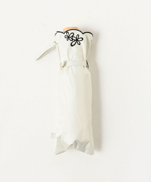 Ray BEAMS(レイビームス)の「Ray BEAMS / フチ 花刺繍 折りたたみ 日傘(折りたたみ傘・レディース・ナチュラル/ブラック・ONE SIZE)」の11枚目の写真