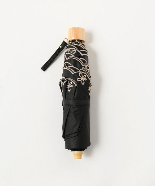 Ray BEAMS(レイビームス)の「Ray BEAMS / フチ 花刺繍 折りたたみ 日傘(折りたたみ傘・レディース・ナチュラル/ブラック・ONE SIZE)」の9枚目の写真