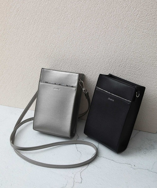 jouetie（ジュエティ）の「【jouetie/ジュエティ】スクエア縦長スリムポシェット 　スマホポーチミニショルダーバッグ（ショルダーバッグ・レディース・ブラック/シルバー/ブラック系その他/ベージュ系その他・FREE）」の6枚目の写真