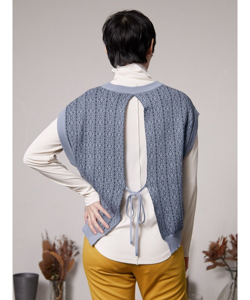 armonia(アルモニーア)の「armonia.後ろリボンジャガードニットベスト(ベスト・レディース・ベージュ/ブルー・FREE)」の16枚目の写真