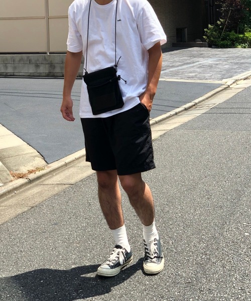 natto(ナット)の「【ユニセックスアイテム】trip partner / 旅のお供に連れて行ってほしいトリップパートナー(ショルダーバッグ・メンズ・ブラック・FREE)」の13枚目の写真