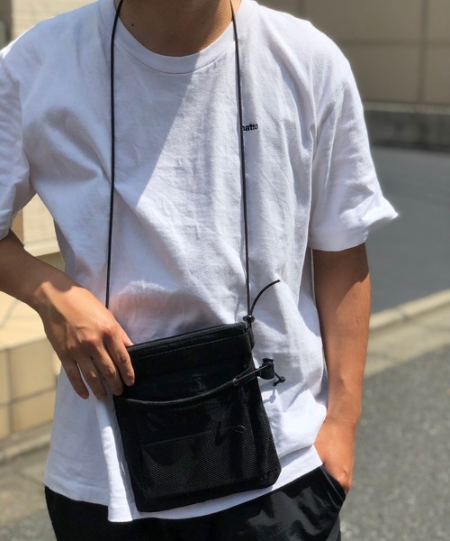 natto(ナット)の「【ユニセックスアイテム】trip partner / 旅のお供に連れて行ってほしいトリップパートナー(ショルダーバッグ・メンズ・ブラック・FREE)」の14枚目の写真