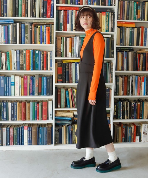 Birthday room（バースデイルーム）の「シンプルVネックジャンスカ（ジャンパースカート・レディース・ブラック・FREE）」の2枚目の写真