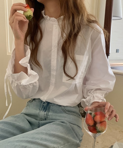 MANGROVE(マングローブ)の「ドロストスリーブフリルブラウス(シャツ/ブラウス・レディース・ホワイト・FREE)」の1枚目の写真