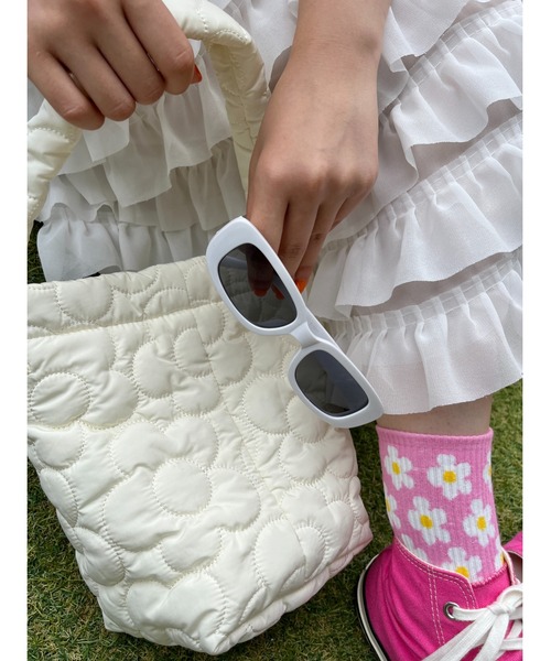 WC(ダブル シー)の「スクエアフレームトイグラス(サングラス・レディース・ブラウン/ホワイト/ブラック・FREE)」の2枚目の写真