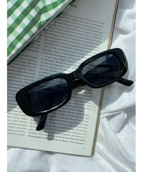 WC(ダブル シー)の「スクエアフレームトイグラス(サングラス・レディース・ブラウン/ホワイト/ブラック・FREE)」の3枚目の写真