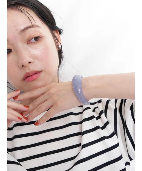 earth music&ecology（アースミュージックアンドエコロジー）の「マーブルカラーバングル（ブレスレット・レディース・ベージュ/ブルー・FREE）」の12枚目の写真