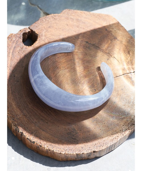 earth music&ecology（アースミュージックアンドエコロジー）の「マーブルカラーバングル（ブレスレット・レディース・ベージュ/ブルー・FREE）」の9枚目の写真