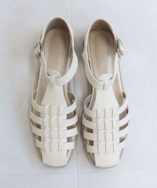 fredy emue(フレディエミュ)の「フラットスクエア グルカサンダル(サンダル・レディース・ブラック/オフホワイト・S/M/L)」の13枚目の写真