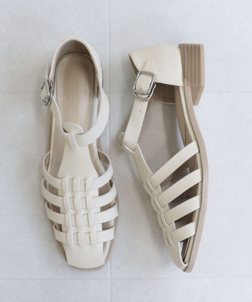 fredy emue(フレディエミュ)の「フラットスクエア グルカサンダル(サンダル・レディース・ブラック/オフホワイト・S/M/L)」の3枚目の写真