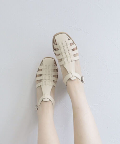 fredy emue(フレディエミュ)の「フラットスクエア グルカサンダル(サンダル・レディース・ブラック/オフホワイト・S/M/L)」の12枚目の写真