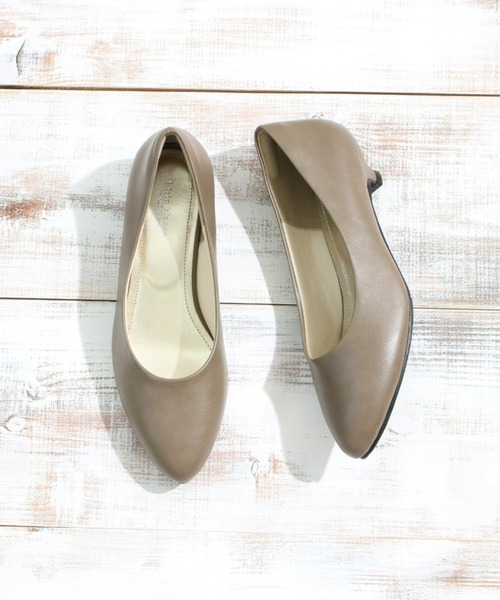 ALETTA(アレッタ)の「ALETTA-アレッタ- 究極のプレーンパンプス -ポインテッドトゥ 3cmヒール-(パンプス・レディース・モカ/ダークブラック/グレイッシュベージュ/グレー/ブラック/ライトグレー/ベージュ系その他/アッシュグレー/クリアブラック/ブルー系その他/ピンクベージュ/杢グレー/トップグレー/ブラック系/ナチュラル・23.5cm/24.5cm/24.0cm/23.0cm/25.0cm/22.0cm/25.5cm/22.5cm/26.0cm/21.5cm)」の10枚目の写真