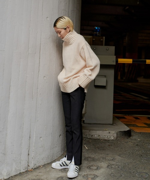 Auntie Rosa Holiday(アンティローザホリデー)の「ストレッチセンタースリットスラックス / サイズ展開あり(スラックス・レディース・ブラック/ピンク/グリーン・SMALL/MEDIUM)」の11枚目の写真