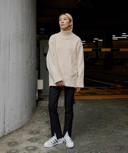 Auntie Rosa Holiday(アンティローザホリデー)の「ストレッチセンタースリットスラックス / サイズ展開あり(スラックス・レディース・ブラック/ピンク/グリーン・SMALL/MEDIUM)」の15枚目の写真