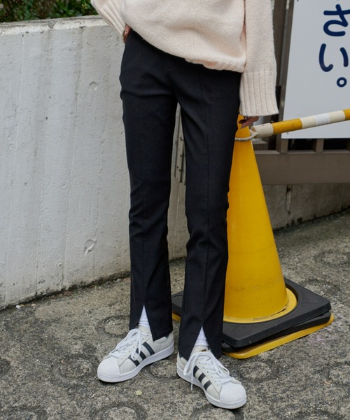 Auntie Rosa Holiday(アンティローザホリデー)の「ストレッチセンタースリットスラックス / サイズ展開あり(スラックス・レディース・ブラック/ピンク/グリーン・SMALL/MEDIUM)」の4枚目の写真