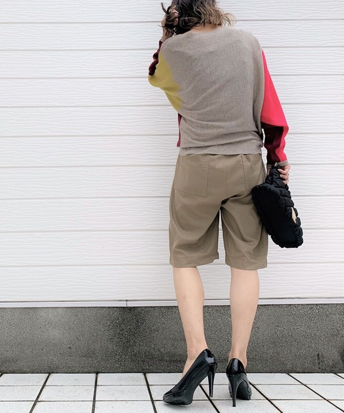 Q(キュー)の「タックハーフパンツ(その他パンツ・レディース・オリーブ/ベージュ・MEDIUM)」の3枚目の写真