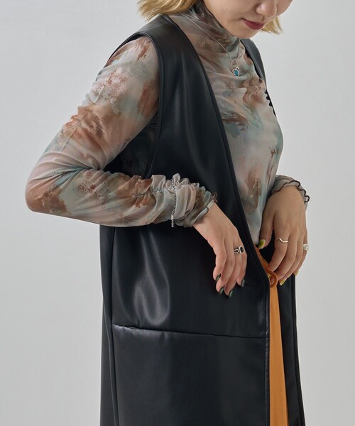 PUBLUX（パブリュクス）の「PUBLUX/パブリュクス ヴィンテージ水彩アート柄シアートップス（Tシャツ/カットソー・レディース・グレイッシュベージュ/レンガ・ﾌﾘ-）」の9枚目の写真