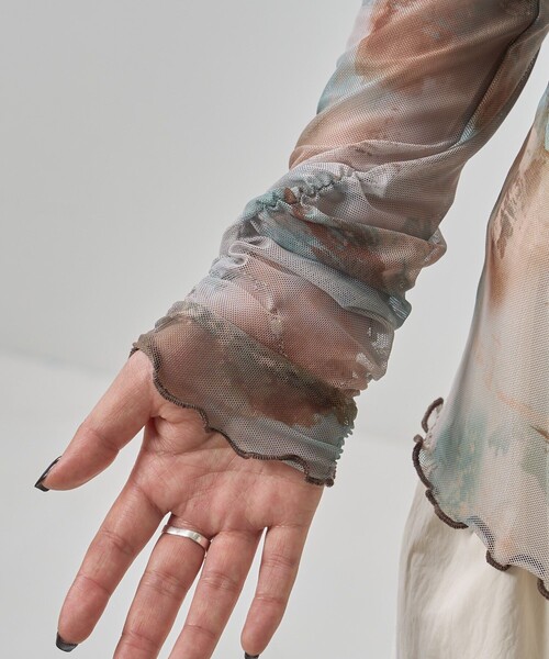 PUBLUX（パブリュクス）の「PUBLUX/パブリュクス ヴィンテージ水彩アート柄シアートップス（Tシャツ/カットソー・レディース・グレイッシュベージュ/レンガ・ﾌﾘ-）」の12枚目の写真